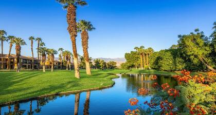 Relax at Marriott's Desert Springs Villas II: Cozy Studio, Golf & Resort Bliss!