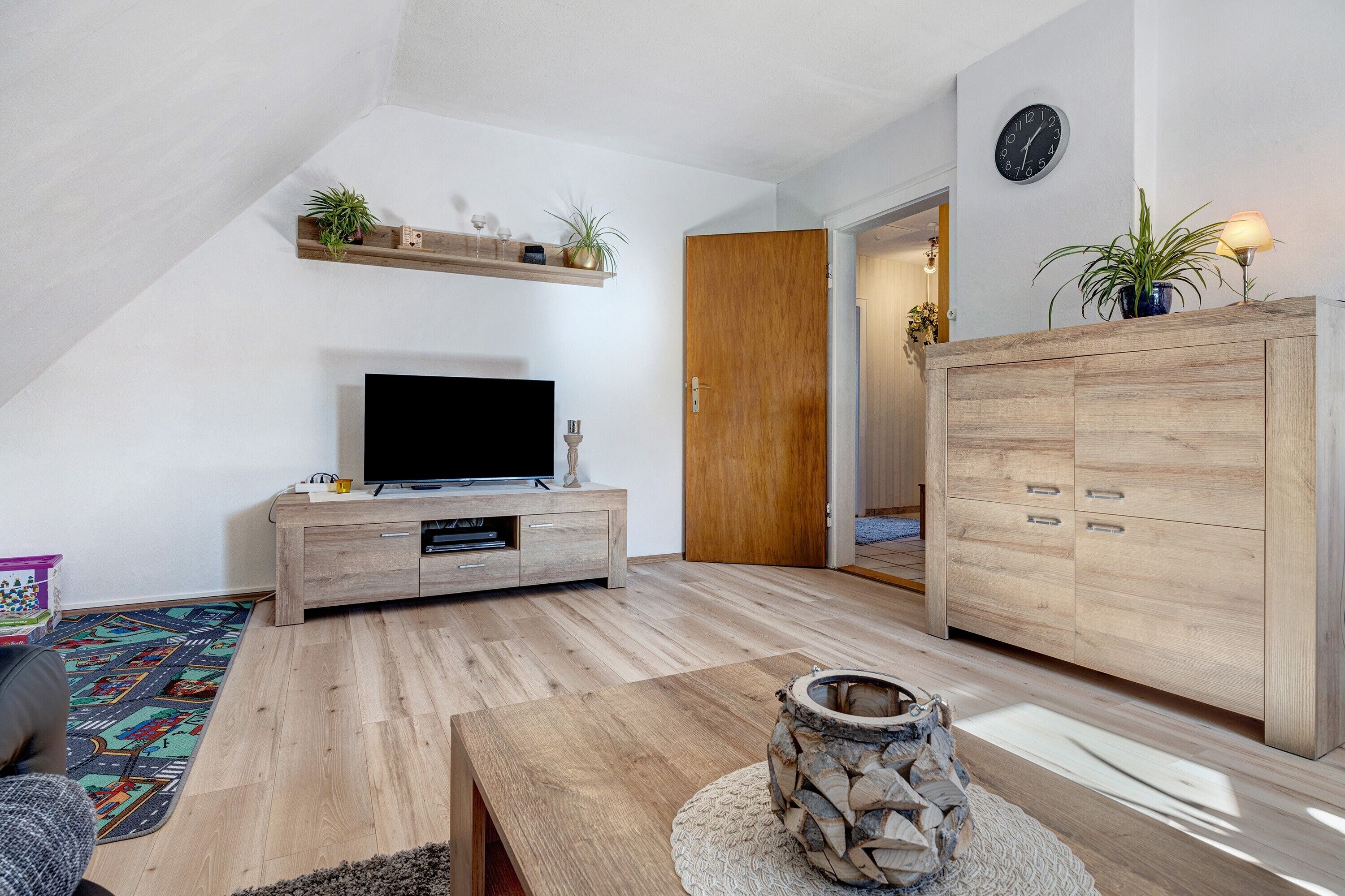 Fernseher, DVD-Player, Stereoanlage