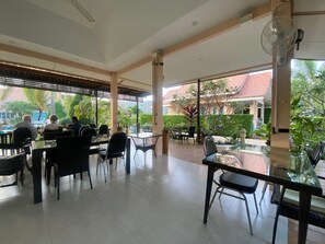 Restaurant - Chang Noi wheelchair accessible resort (Pranburi)