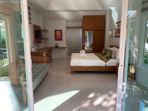 Bungalow, accesible para personas con discapacidad | 2 dormitorios, caja fuerte, escritorio y sistema de insonorización