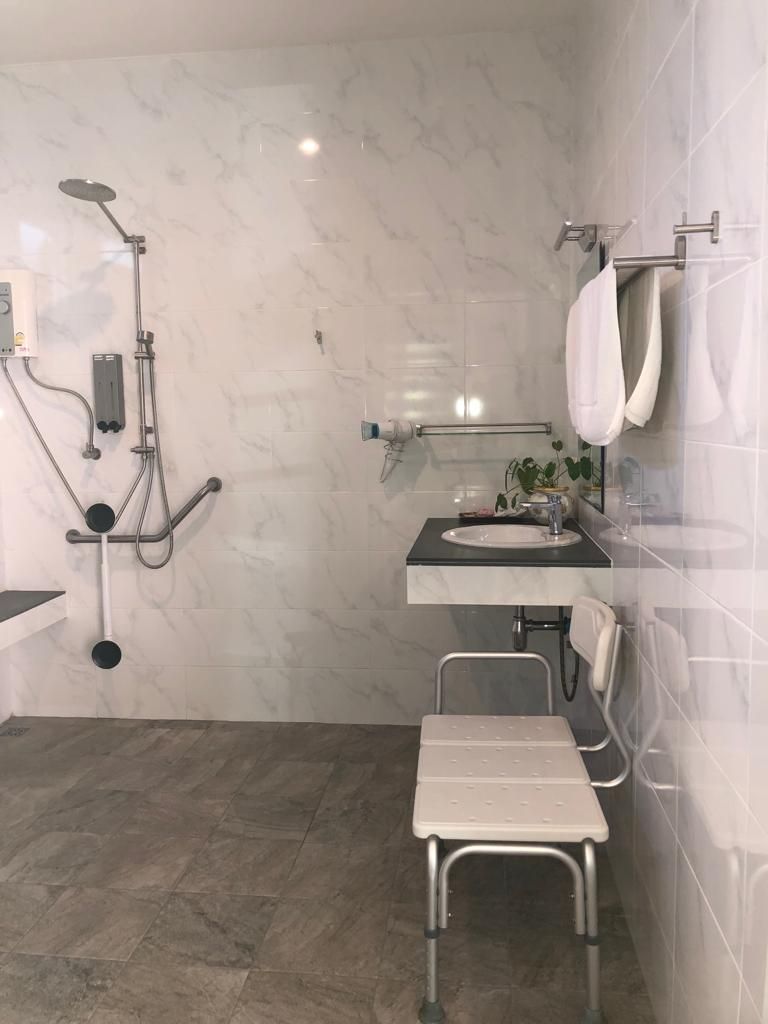 Phòng tắm phù hợp cho người khuyết tật