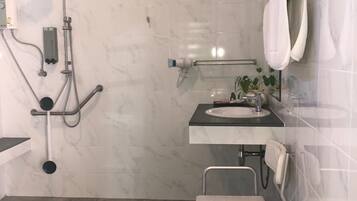 Phòng tắm phù hợp cho người khuyết tật