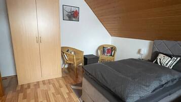 3 Schlafzimmer, Bügeleisen/Bügelbrett, kostenloses WLAN, Bettwäsche
