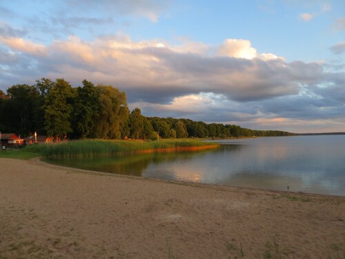 Ferienhaus 'Strandhaus Am Oberuckersee' mit Seeblick, privater Terrasse und WLAN