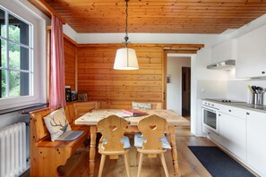 Dining - Apartment 'Wohnung 1 - Familienappartement' with Balcony and Wi-Fi (St. Blasien)