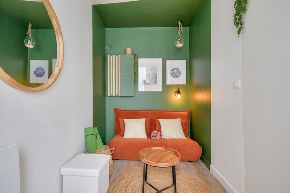 TV, offices - Love room - Jacuzzi ambiance Zen (Paris)