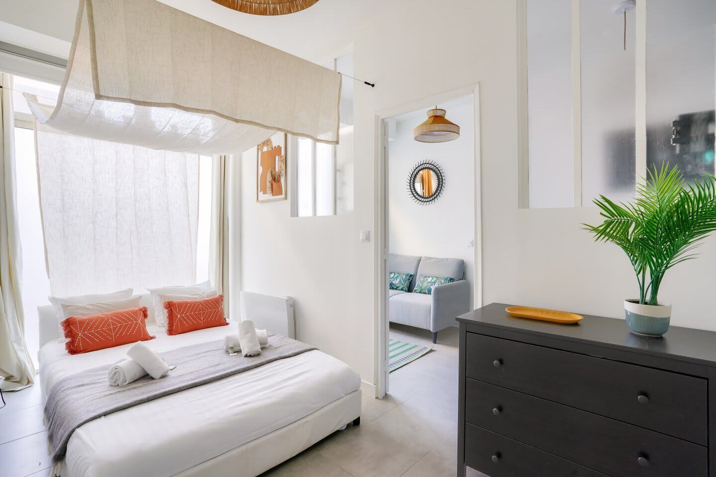 واي فاي وملاءات أسرّة