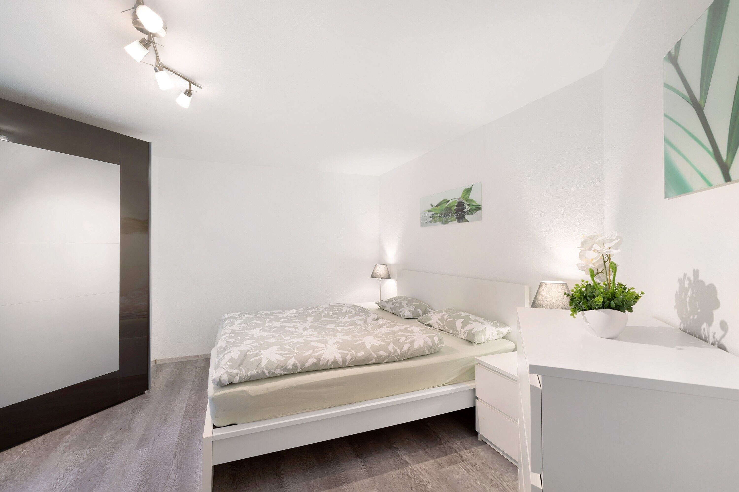 1 chambre, fer et planche à repasser, accès au Wi-Fi (inclus)