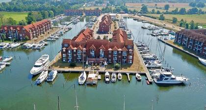 Apartment 'Ferienwohnung Abendrot 299' with Lake View, Balcony and Wi-Fi