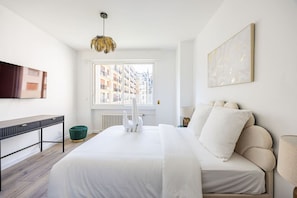 3 chambres, fer et planche à repasser, lit de bébé portatif, Wi-Fi