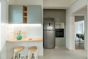 Kühlschrank, Ofen, Herdplatte, Geschirrspüler