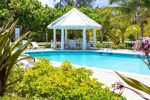 Pool - Penthouse 2 Bd/Bth Beachfront Condo w/ Heated Pool (North Side)