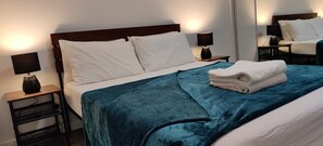 3 bedrooms, desk, iron/ironing board, WiFi - BayWaterRetreat Walk2Water Cleveland Redland Brisbane Gold Coast Sunshine Coast (Cleveland)