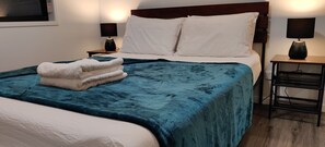 3 Schlafzimmer, Schreibtisch, Bügeleisen/Bügelbrett, WLAN