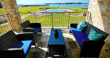 Lakeshore Escape Pool, Lake, Pool Table, Arcade Machine 2 KING BEDS, sleeps 8