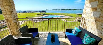 Lakeshore Escape Pool, Lake, Pool Table, Arcade Machine 2 KING BEDS, sleeps 8