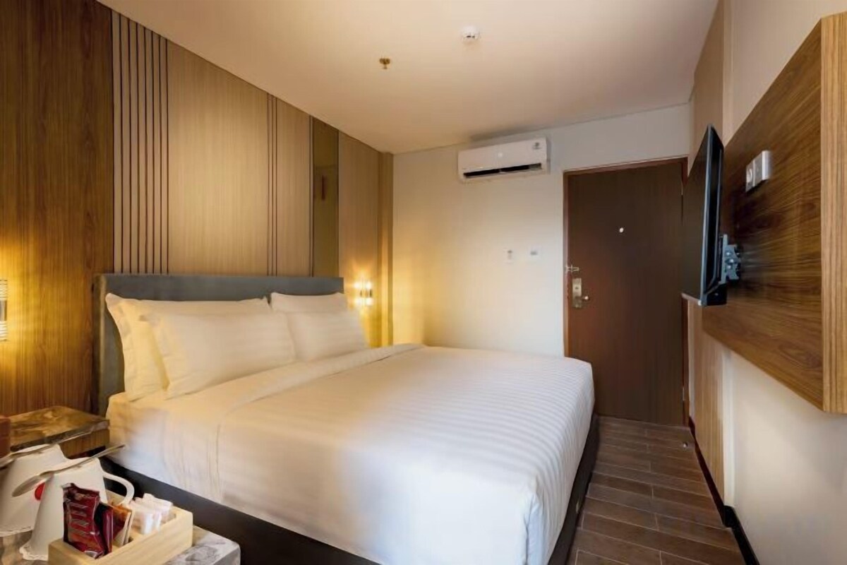 Coffres-forts dans les chambres, bureau, Wi-Fi gratuit, draps fournis