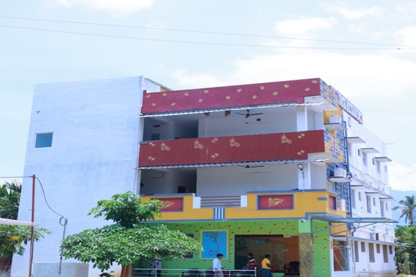 Façana frontal de l'allotjament