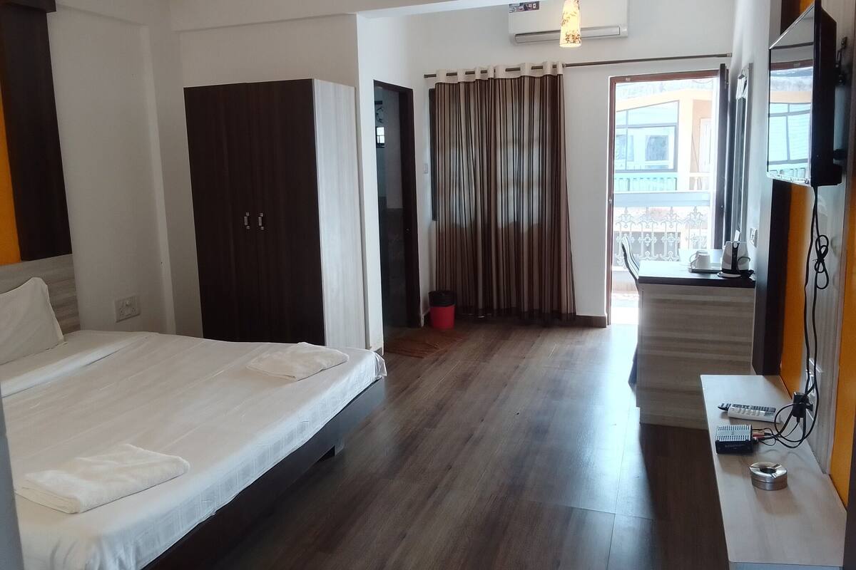 Luxe kamer, balkon, uitzicht op strand | Gratis wifi, beddengoed