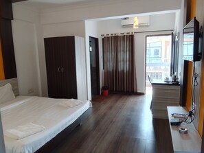 Luxury Room, Balcony, Beach View | Free WiFi, bed sheets - Hotel Baga Stays By Coral (Calangute)