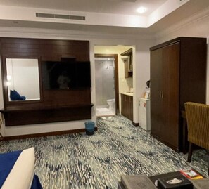 高级开间 | 迷你吧、遮光窗帘、隔音、熨斗/熨板