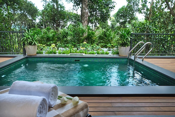Biệt thự Cao cấp, quang cảnh hồ bơi | 1 phòng ngủ, bộ đồ giường cao cấp, chăn bông, nệm có lớp đệm bông