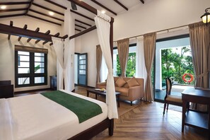 Hochwertige Bettwaren, Daunenbettdecken, Pillowtop-Betten, Minibar