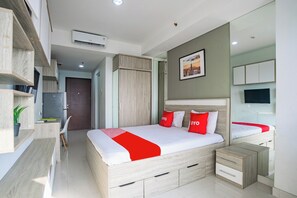 Deluxe Double Room - OYO 94064 Sayy Rooms At Springwood (Tangerang)