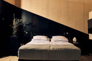 Superior Cabin, Hill View | Living area | 50-cm Smart TV with digital channels - Rock Cabins (Vigántpetend)