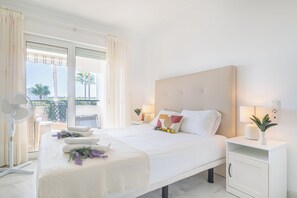 2 bedrooms, laptop workspace, iron/ironing board, free WiFi - Mi Capricho Modern Sunshine (Mijas)