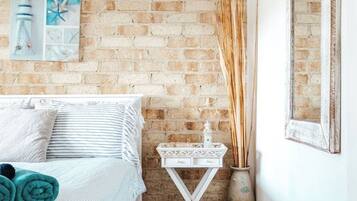 4 bedrooms, desk, iron/ironing board, travel cot