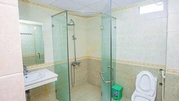Standard Room | Bathroom