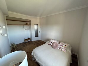 5 bedrooms, iron/ironing board, travel cot, free WiFi