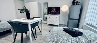 Apartment Flixi I - Doppelzimmer für Zwei Personen mit Gemeinschaftsflächen