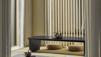 In-room safe, soundproofing, iron/ironing board, free WiFi
