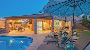 Piscine extérieure, piscine chauffée