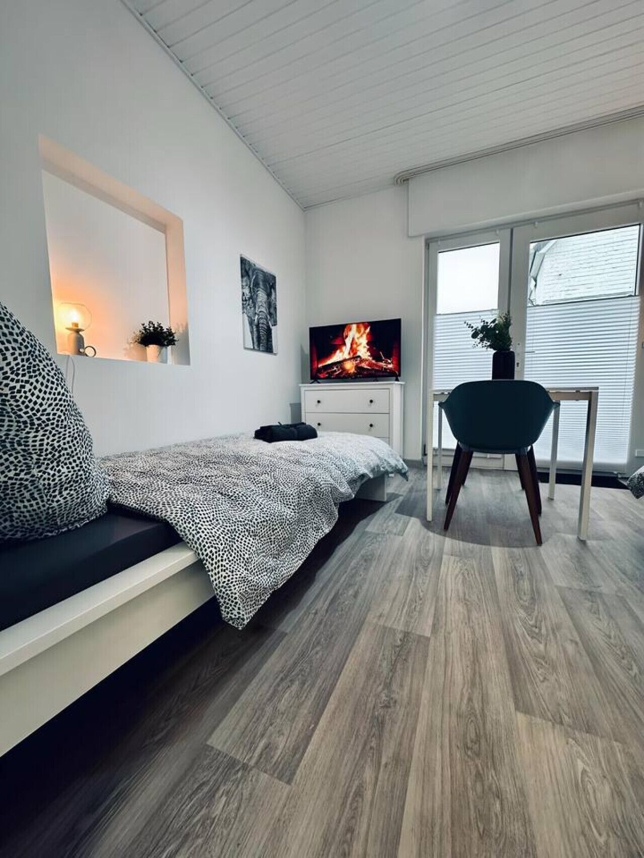 1 habitación, tabla de planchar con plancha, wifi y ropa de cama 