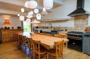 Fridge, microwave, oven, dishwasher - Charm, calm and pleasure in the Provencal countryside, not far from Sisteron (Châteauneuf-Val-Saint-Donat)