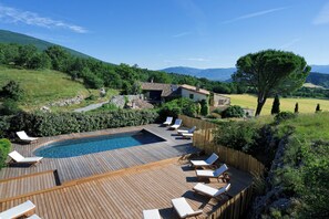 Outdoor pool, a heated pool - Charm, calm and pleasure in the Provencal countryside, not far from Sisteron (Châteauneuf-Val-Saint-Donat)