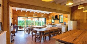 Dining - Charm, calm and pleasure in the Provencal countryside, not far from Sisteron (Châteauneuf-Val-Saint-Donat)