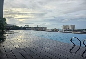 室內/室外游泳池