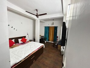 Free WiFi, bed sheets - Goroomgo Chandrabhaga Rishikesh (Rishikesh)