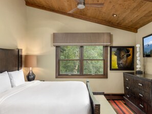 3 bedrooms, iron/ironing board, WiFi, bed sheets - Top of the Village~Ski-in/out~HT~Pool~Grill~Parking (Snowmass Village)