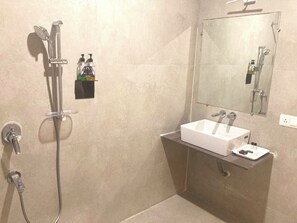 Habitació executiva | Bany | Dutxa, tovalloles, sabó i xampú