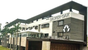 Front of property - Hotel Silver Oak (Bilaspur)
