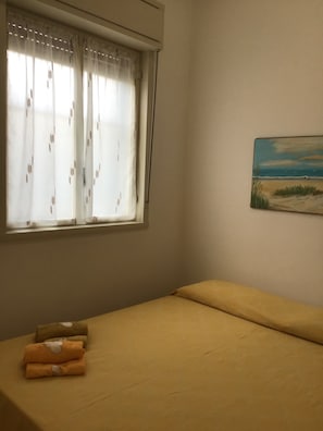 2 Schlafzimmer, Bügeleisen/Bügelbrett, Bettwäsche