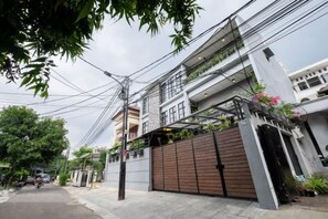 Unclassified image, 5 of 6, button - Blok M Residence (South Jakarta)