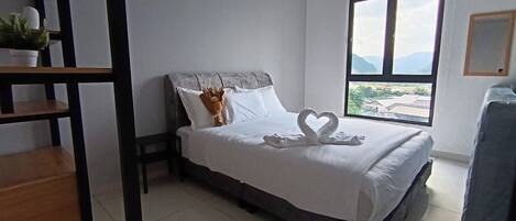 Deluxe Apartment, City View | 2 bedrooms, iron/ironing board