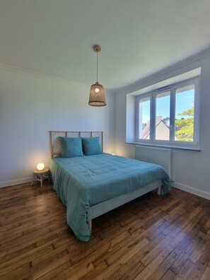 5 quartos, berço de viagem, Wi-Fi de cortesia, roupa de cama
