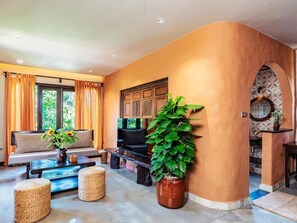 Living area - Fish-Lantern House An Bang beach (Da Nang)